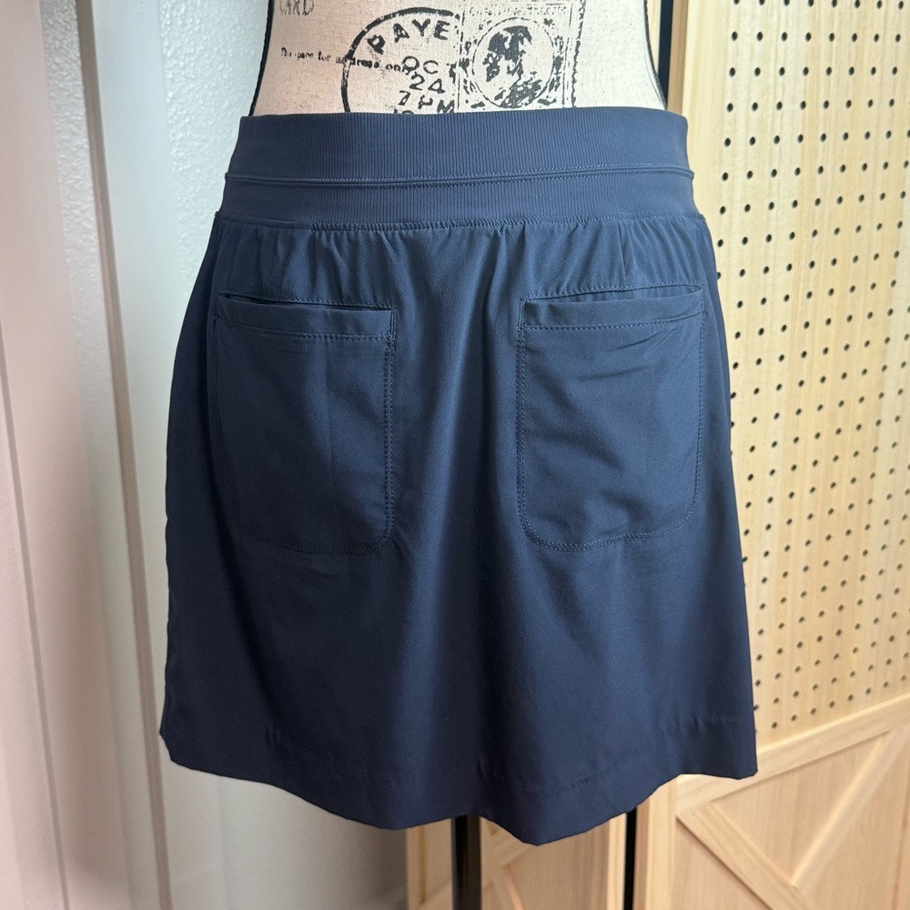 ATHLETA Navy Skort Size 6 Golf Tennis Built-In Shorts Pockets Stretch Activewear - Picture 4 of 11